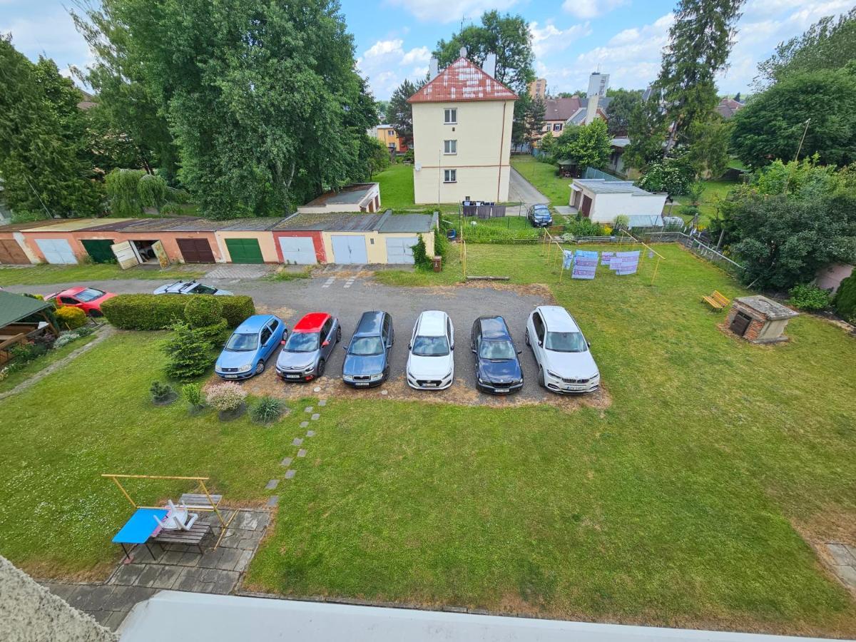 Apartman Opava S Parkovanim Экстерьер фото