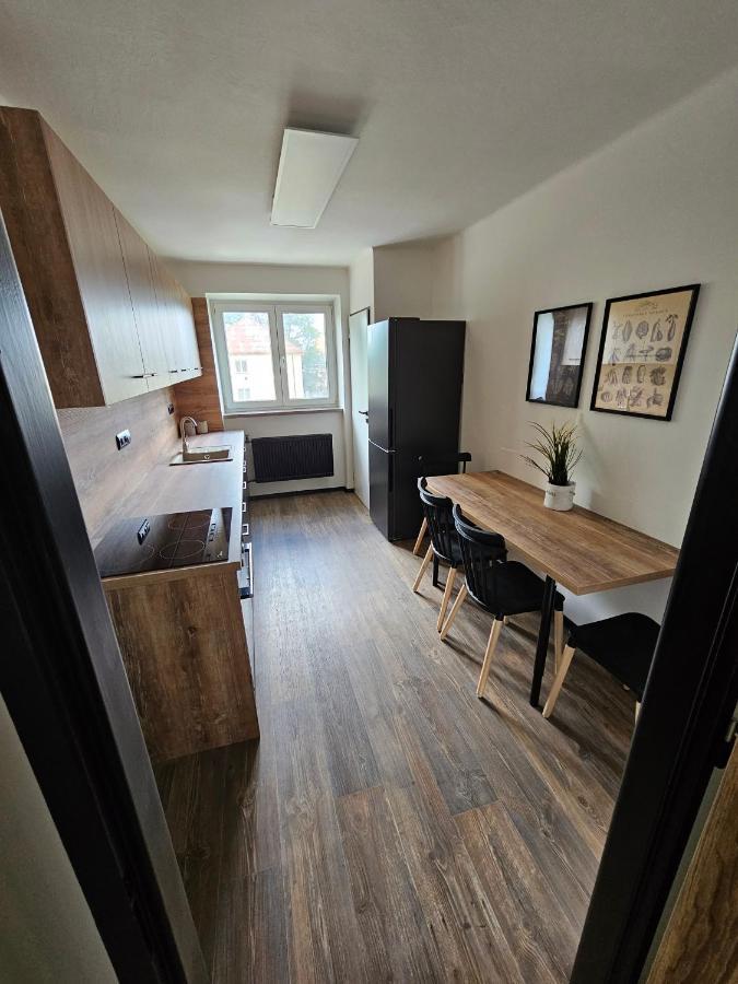 Apartman Opava S Parkovanim Экстерьер фото