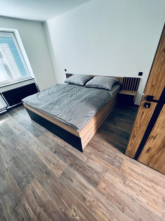 Apartman Opava S Parkovanim Экстерьер фото