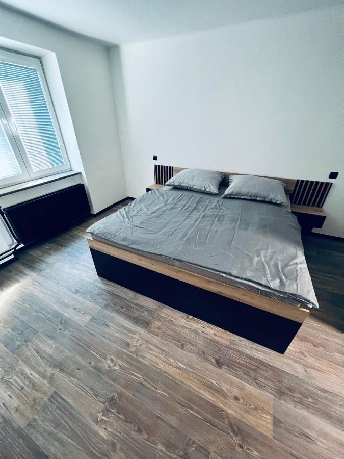 Apartman Opava S Parkovanim Экстерьер фото